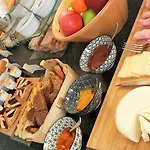 Alojamento de Acomodação e Pequeno-almoço Le Albarelle 3*