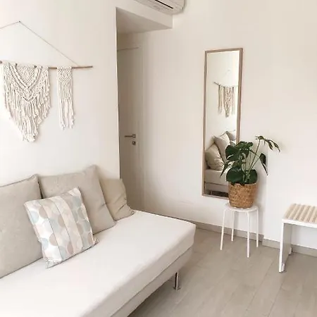 Bed and Breakfast Le Albarelle Άλμπα