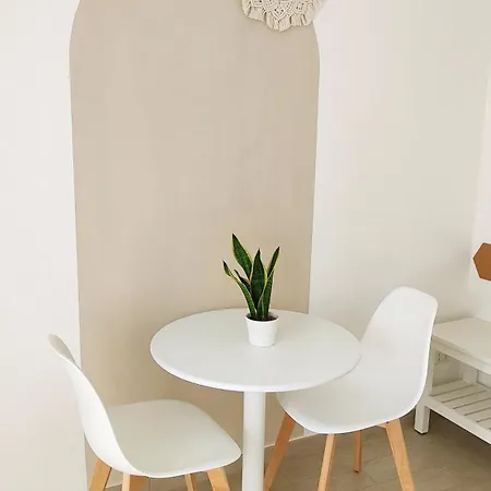 Le Albarelle B&B 알바