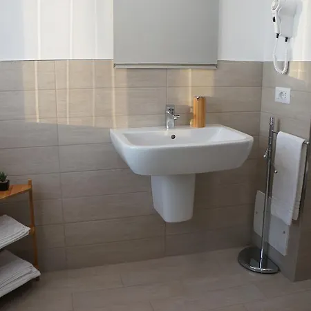 Le Albarelle 3* Άλμπα