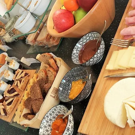 Nocleg ze śniadaniem Le Albarelle 3*