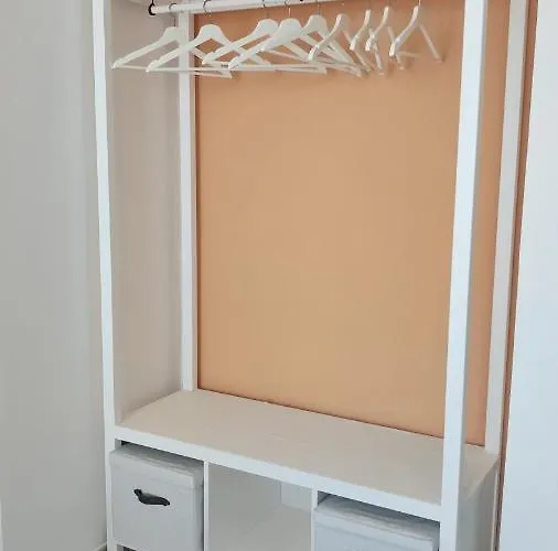 לינה וארוחת בוקר Le Albarelle