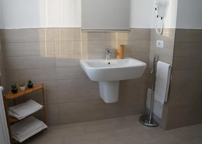 Le Albarelle 3* Alba (Piedmont)